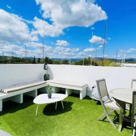 Avec Rooftop Et Vue Imprenable